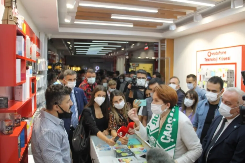İYİ Parti Genel Başkanı Meral Akşener'in Samsun Ziyaretinden Kareler - Resim 4