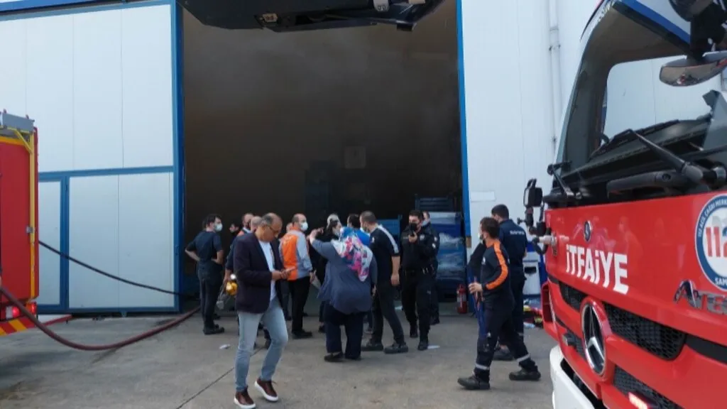 Samsun'da otomotiv fabrikasında yangın: 19 işçi hastanelik oldu - Resim 8