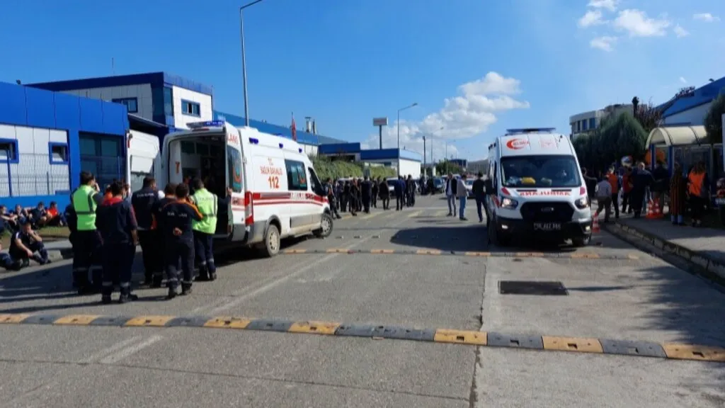Samsun'da otomotiv fabrikasında yangın: 19 işçi hastanelik oldu - Resim 10