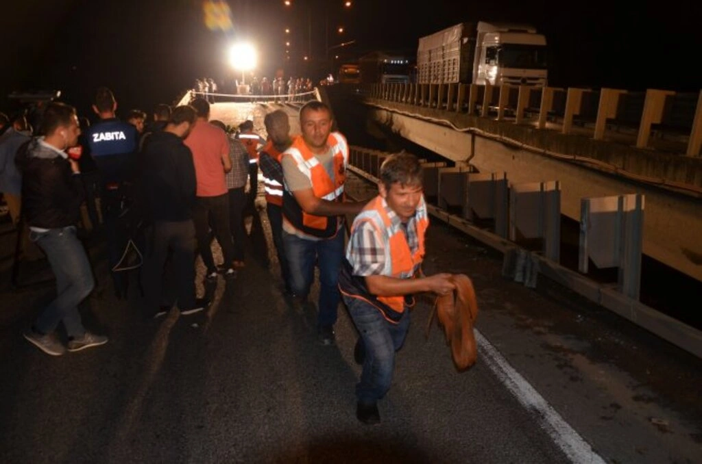 'KIRMIZI ALARM' SÜRÜYOR - Resim 27