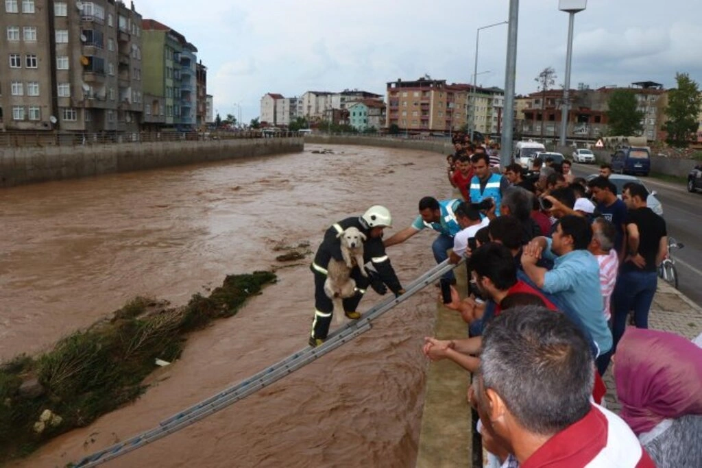 'KIRMIZI ALARM' SÜRÜYOR - Resim 31