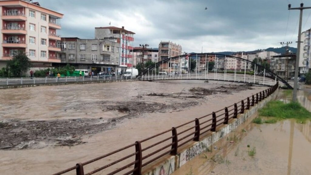 'KIRMIZI ALARM' SÜRÜYOR - Resim 37