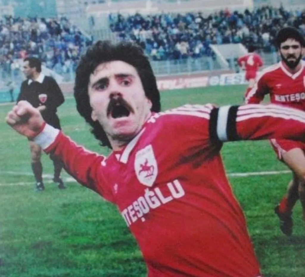 SAMSUNSPOR EFSANESİ EMİN KAR'A YAKIŞAN VEDA - Resim 1