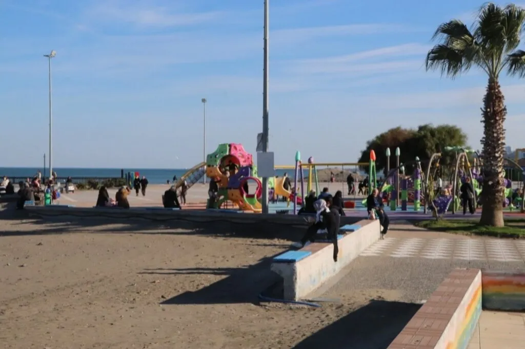 Samsun’da sıcaklık 20 dereceyi görünce sahiller şenlendi - Resim 4
