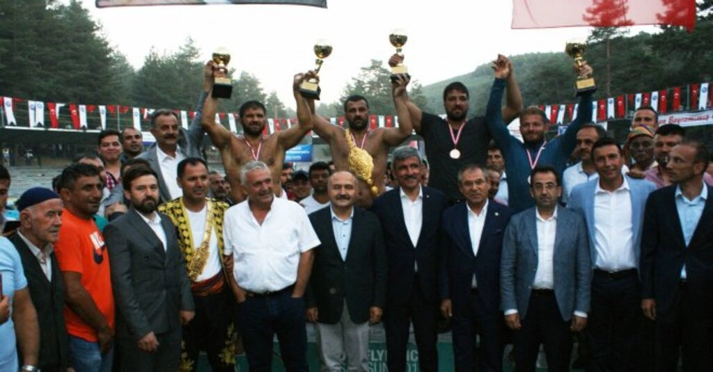 64 BAŞPEHLİVAN ER MEYDANINDA - Resim 1