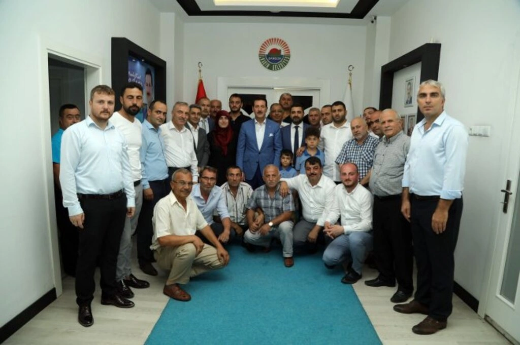 BİR BAYRAMDA BÖYLE GEÇTİ - Resim 1