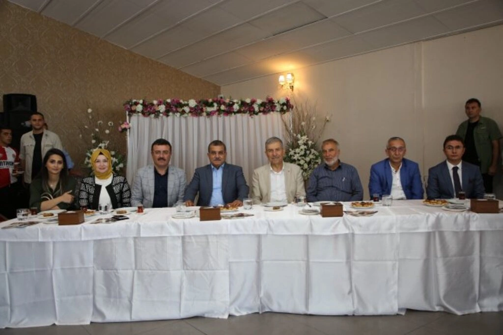 BİR BAYRAMDA BÖYLE GEÇTİ - Resim 4