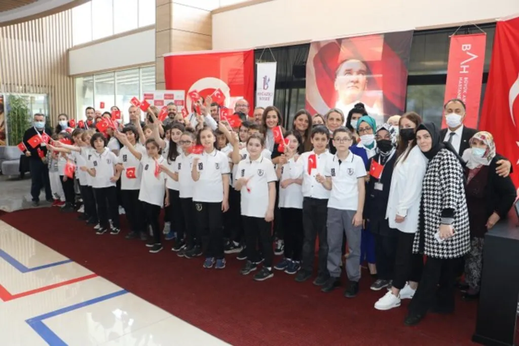 Minikler doktor oldu, sağlıkçılarla şarkılar söyledi - Resim 5