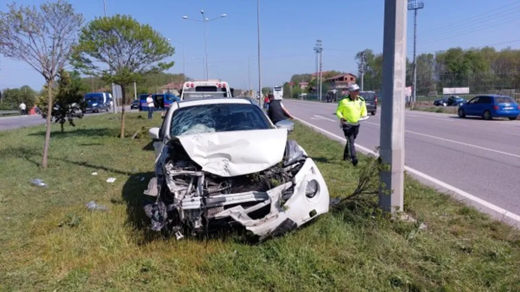 Samsun'da Öğretmenler okul dönüşü kaza yaptı: 5'i öğretmen 6 yaralı - Resim 4
