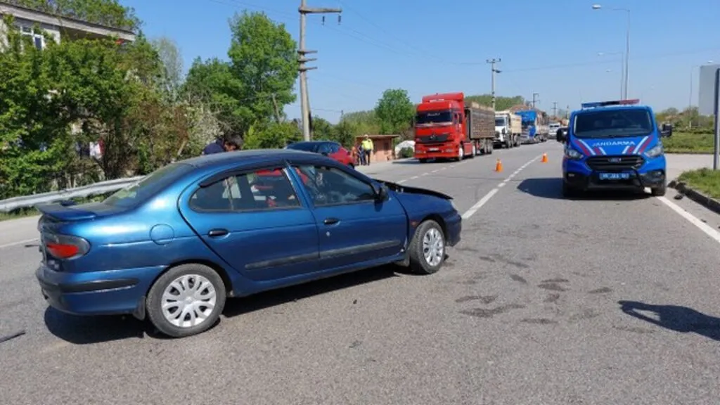 Samsun'da Öğretmenler okul dönüşü kaza yaptı: 5'i öğretmen 6 yaralı - Resim 8