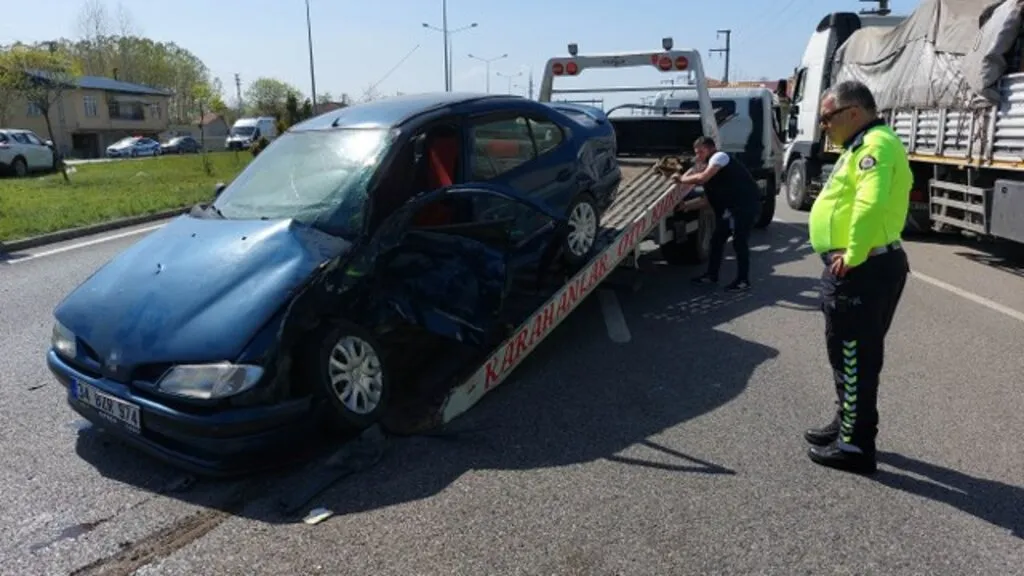 Samsun'da Öğretmenler okul dönüşü kaza yaptı: 5'i öğretmen 6 yaralı - Resim 10