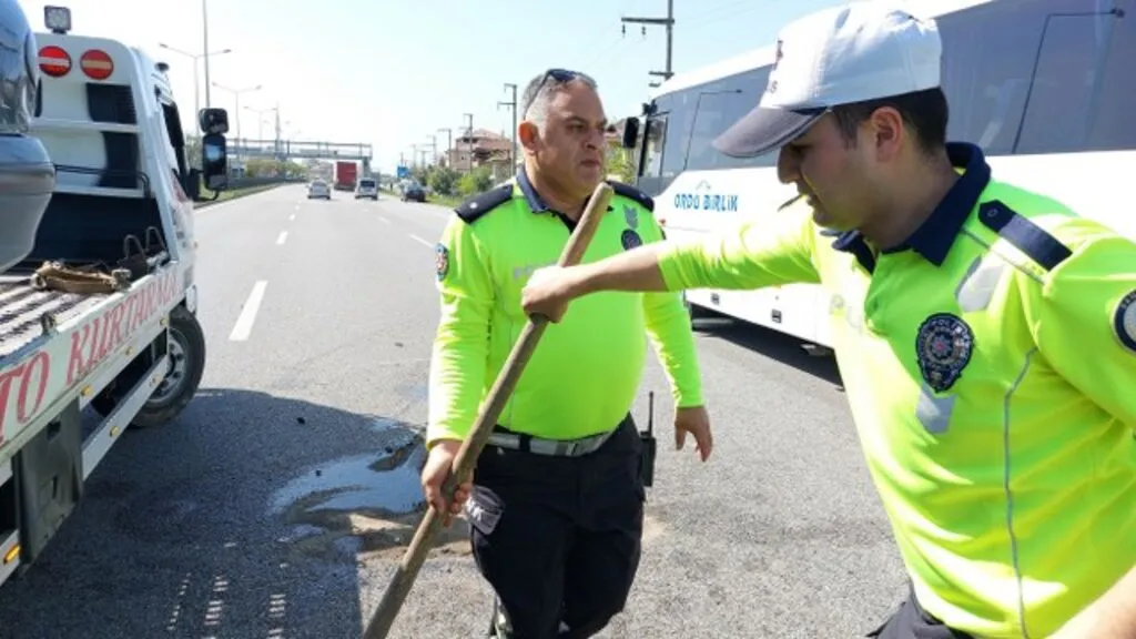 Samsun'da Öğretmenler okul dönüşü kaza yaptı: 5'i öğretmen 6 yaralı - Resim 11