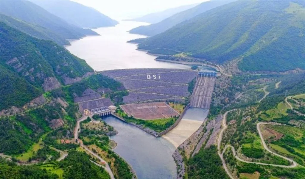 Samsun'da barajlar coştu - Resim 1
