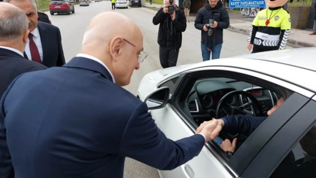 İçişleri Bakan Yardımcısı Erdil: "Bayramda 110 bin 143 ekip ve toplamda 208 bin 900 civarında personelimiz görev başında olacak" - Resim 3