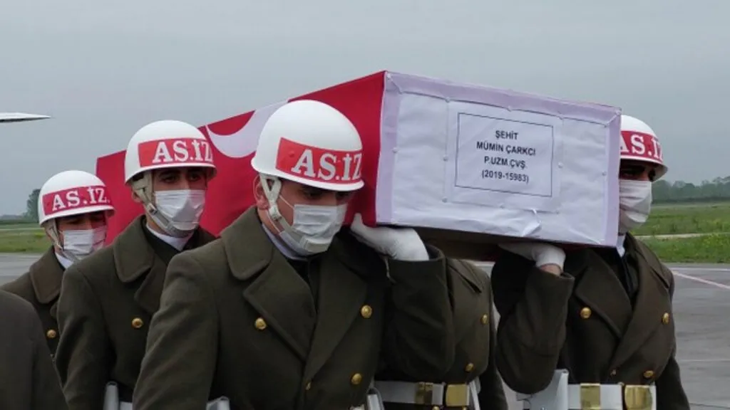 Samsun şehidini gözyaşları içinde karşıladı - Resim 5