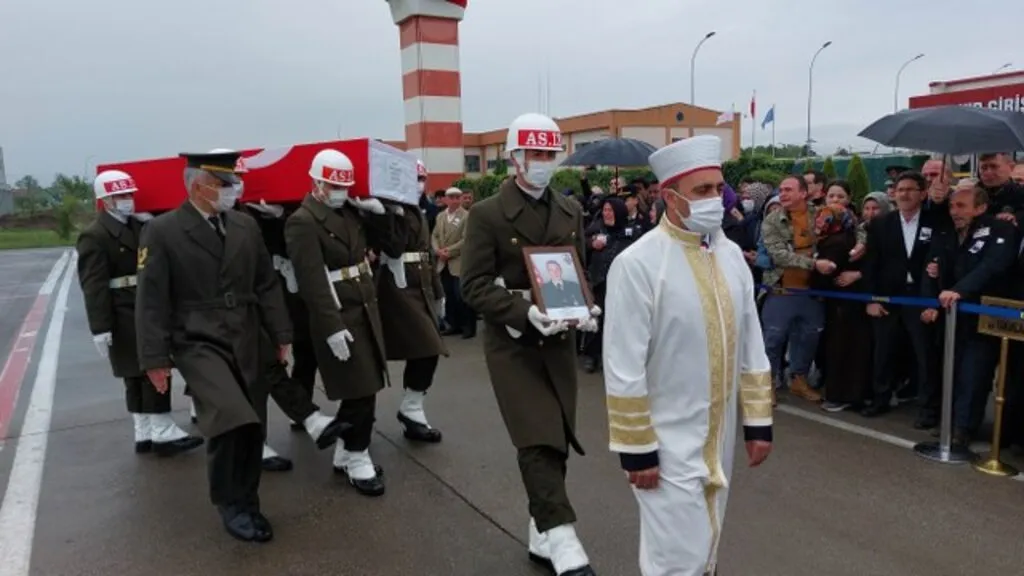 Samsun şehidini gözyaşları içinde karşıladı - Resim 6