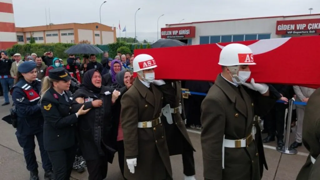 Samsun şehidini gözyaşları içinde karşıladı - Resim 7