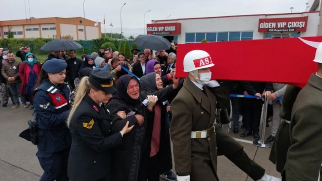 Samsun şehidini gözyaşları içinde karşıladı - Resim 8