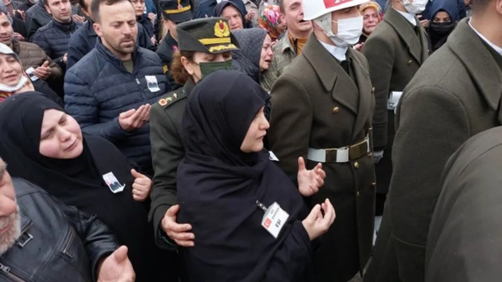 Samsun şehidini gözyaşları içinde karşıladı - Resim 12