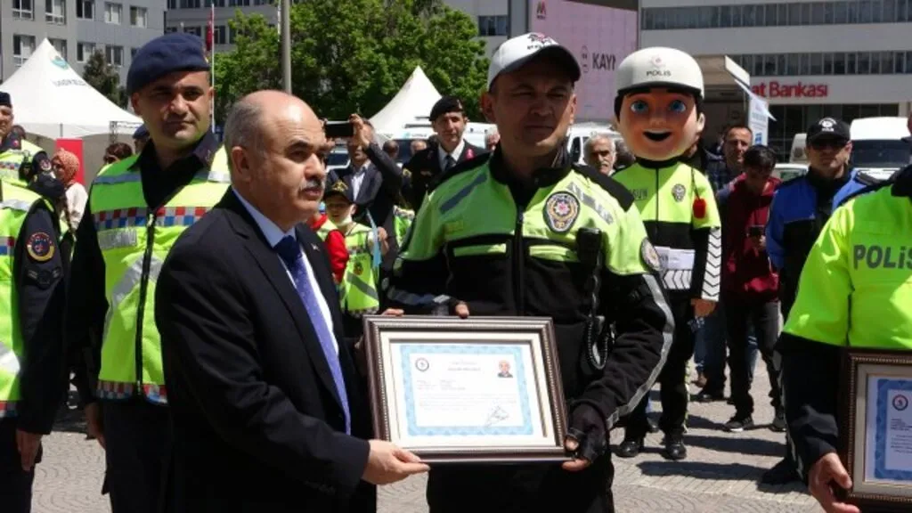 Samsun’da geniş katılımlı Trafik Haftası etkinliği - Resim 4