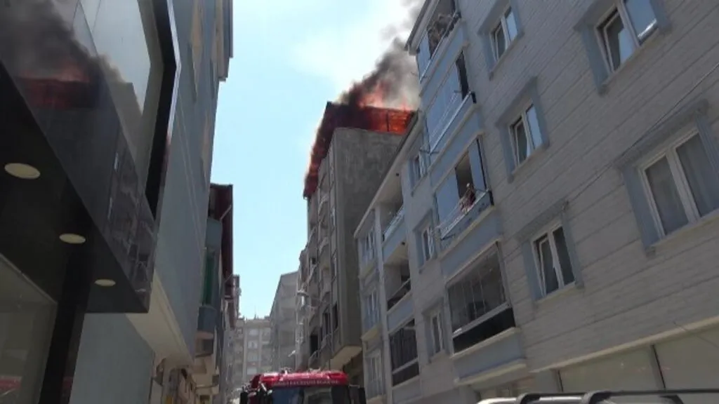 Samsun'da Yangında can pazarı: Uyuyakalan çocuk son anda kurtarıldı - Resim 10