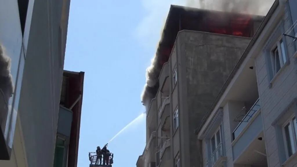 Samsun'da Yangında can pazarı: Uyuyakalan çocuk son anda kurtarıldı - Resim 11