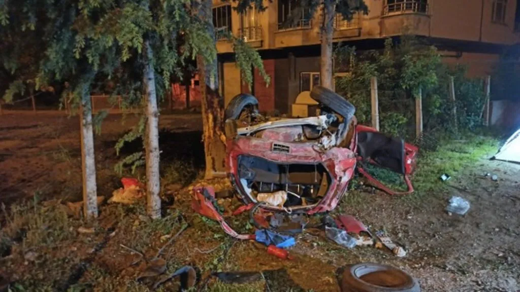 Samsun'da Feci Kaza! 2 Ölü 1 Yaralı - Resim 1