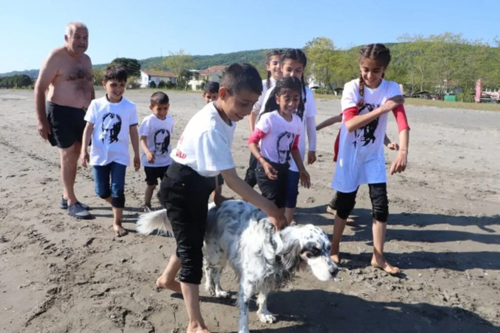 Hayatlarında ilk defa deniz gören Siirtli çocukların büyük mutluluğu - Resim 5