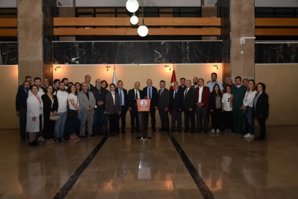 Karadeniz’de ilk defa canlıdan canlıya karaciğer nakli yapıldı - Resim 10