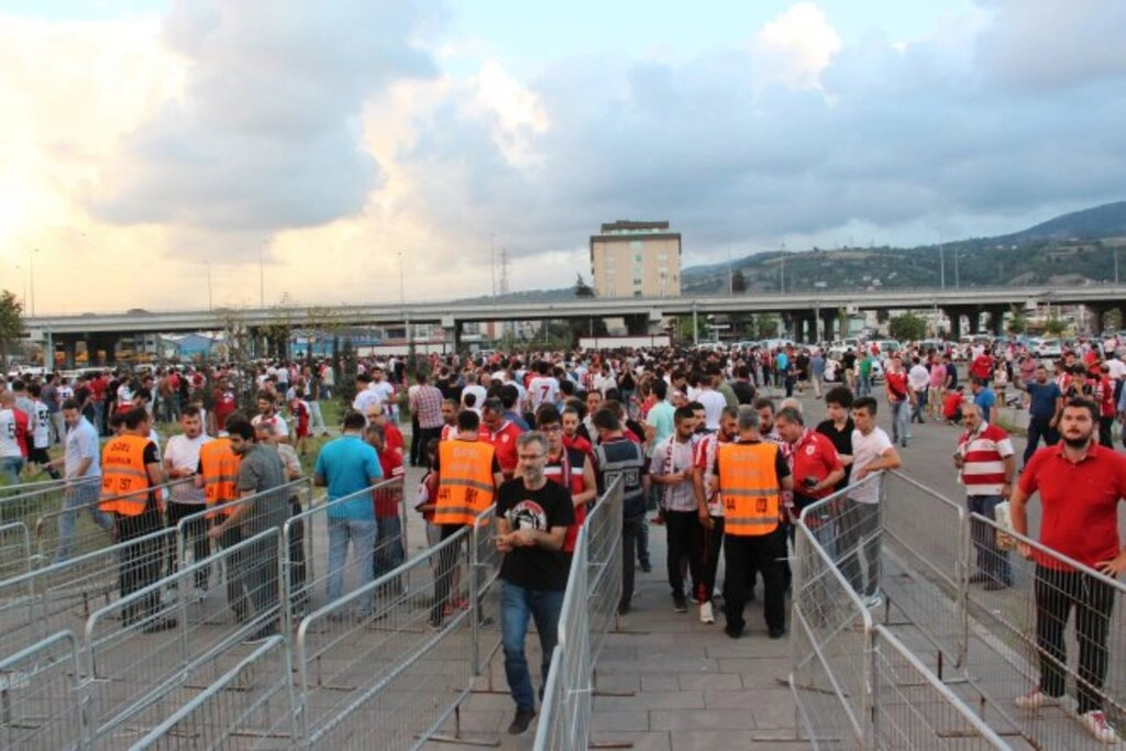 SAMSUNSPOR TARAFTAR REKORU KIRDI - Resim 4