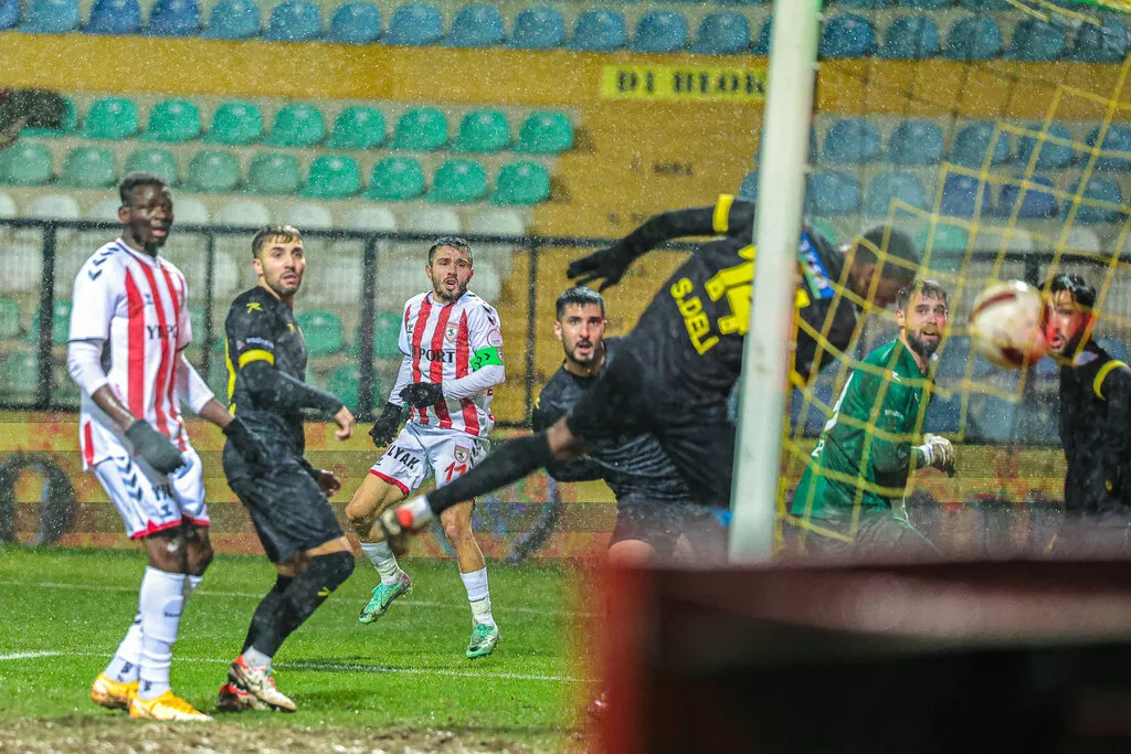 Trendyol Süper Lig - İstanbulspor - Samsunspor maçından kareler - Resim 6
