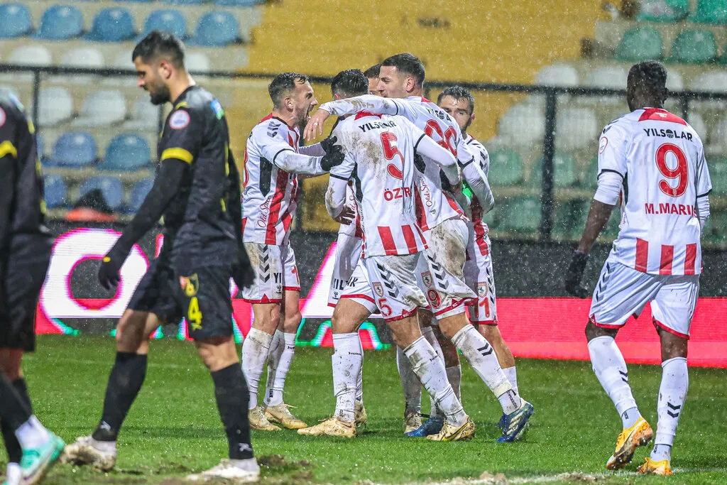 Trendyol Süper Lig - İstanbulspor - Samsunspor maçından kareler - Resim 8