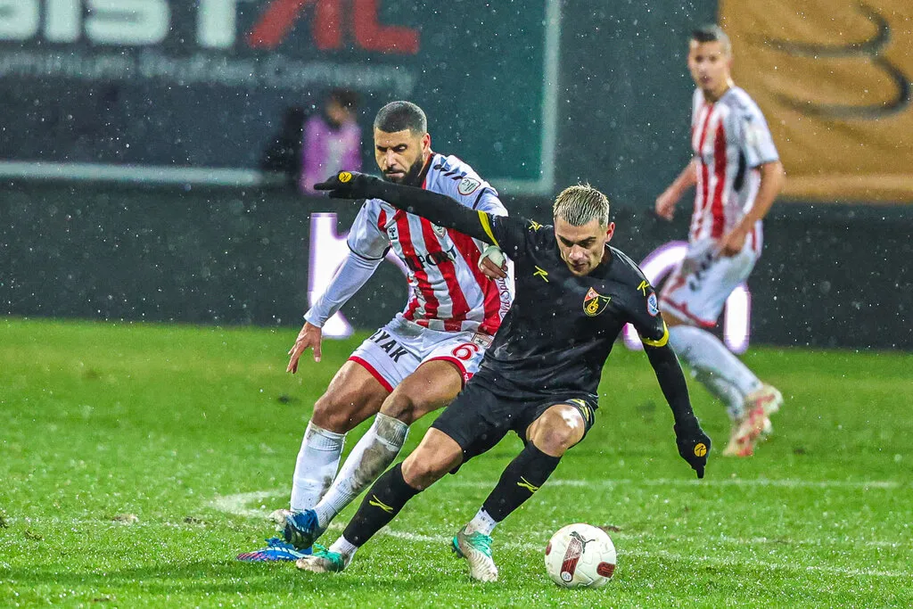 Trendyol Süper Lig - İstanbulspor - Samsunspor maçından kareler - Resim 9