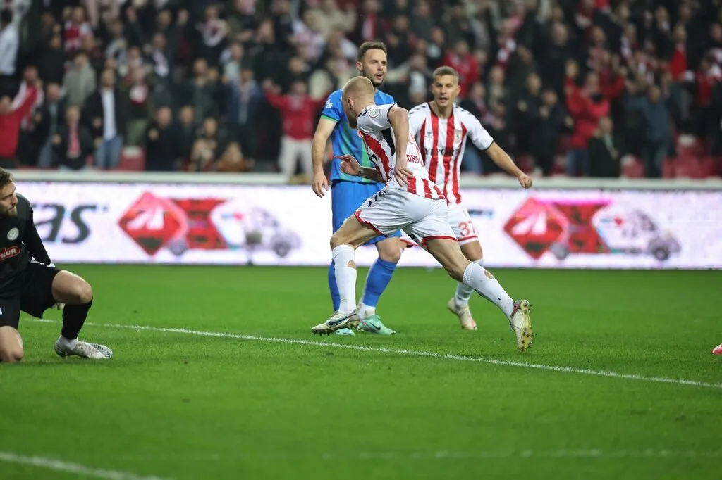 Samsunspor'da Drongelen ileri çıktı, golünü attı - Resim 3