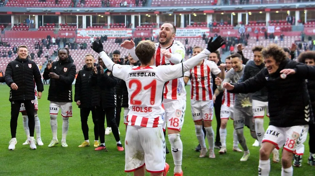 Samsunspor Teknik Direktörü Markus Gisdol: 'Bu taraftar en iyisini hak ediyor' - Resim 2