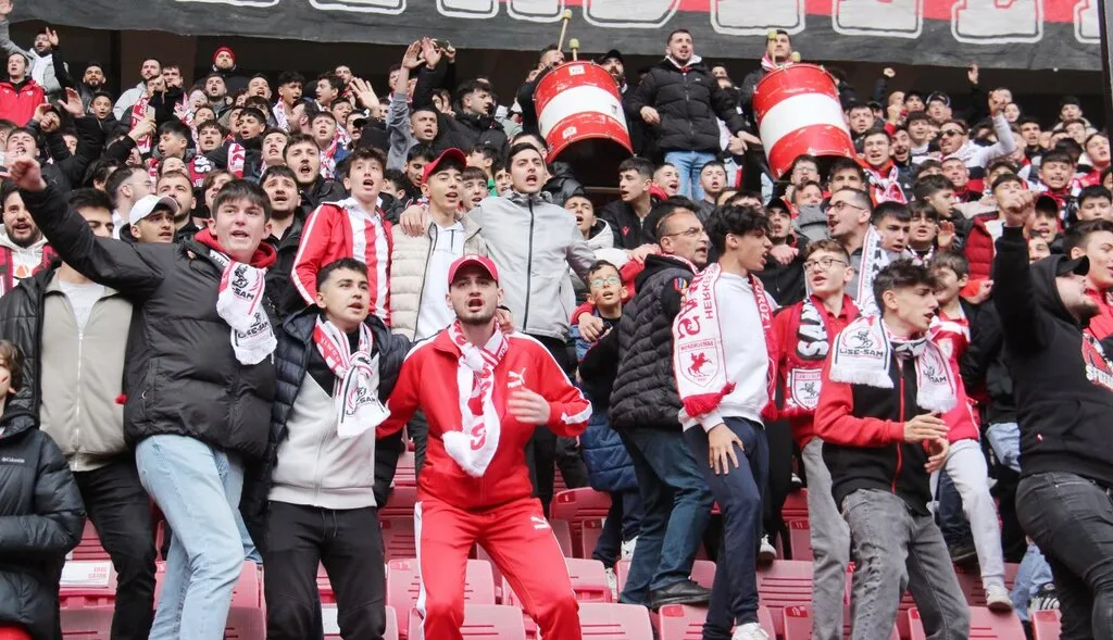 Samsunspor Teknik Direktörü Markus Gisdol: 'Bu taraftar en iyisini hak ediyor' - Resim 3
