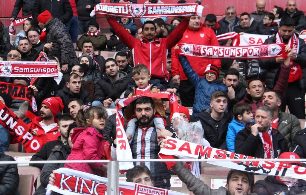 Samsunspor Teknik Direktörü Markus Gisdol: 'Bu taraftar en iyisini hak ediyor' - Resim 4