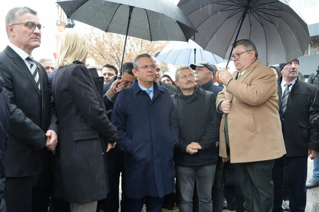 CHP lideri Özgür Özel Samsun'da - Resim 13