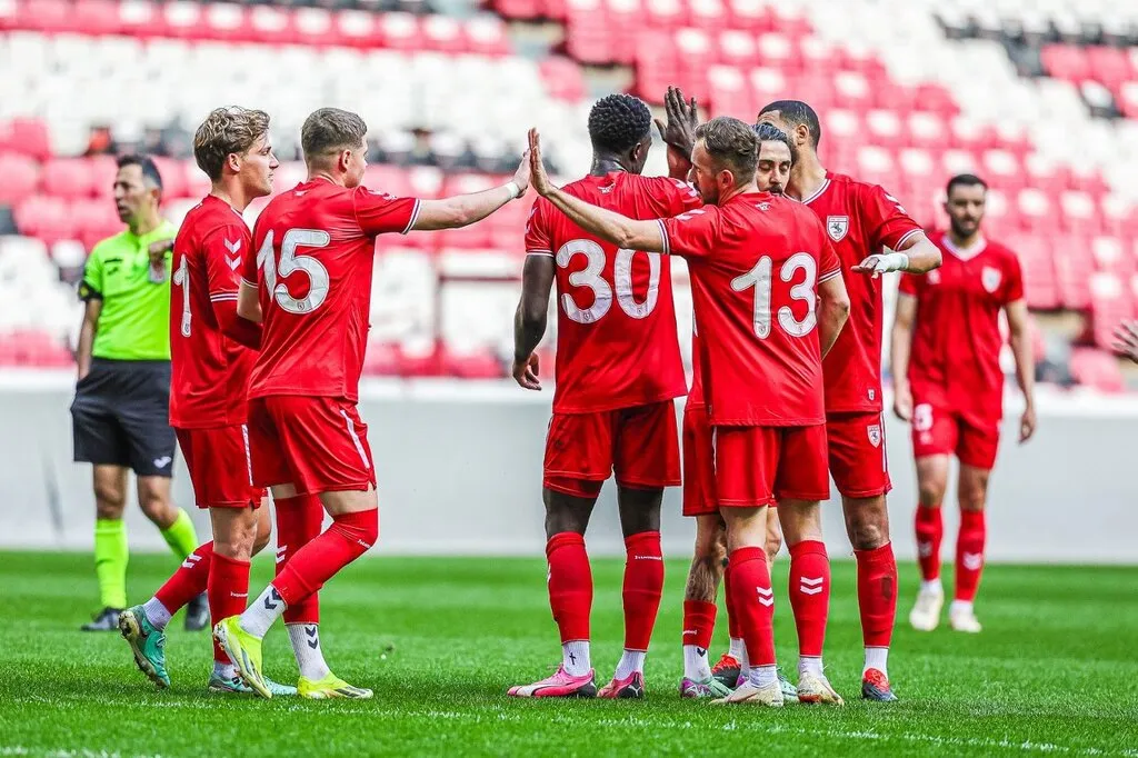 Samsunspor'dan 6 gollü galibiyet - Resim 8