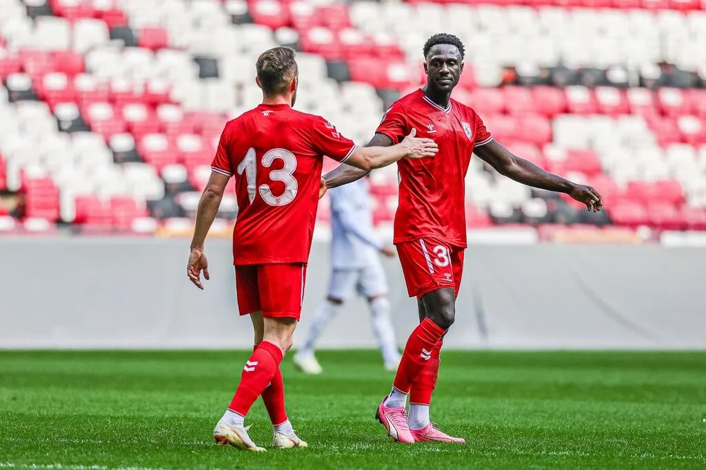 Samsunspor'dan 6 gollü galibiyet - Resim 14