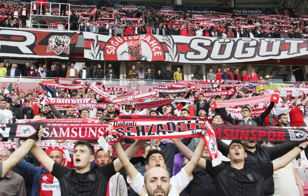 Samsunspor Taraftarının Coşkusu Hakem Skandalıyla Gölgede Kaldı! - Resim 2