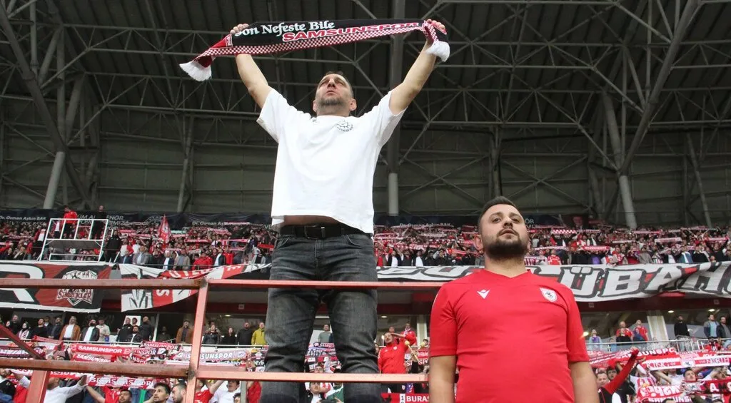 Samsunspor Taraftarının Coşkusu Hakem Skandalıyla Gölgede Kaldı! - Resim 8