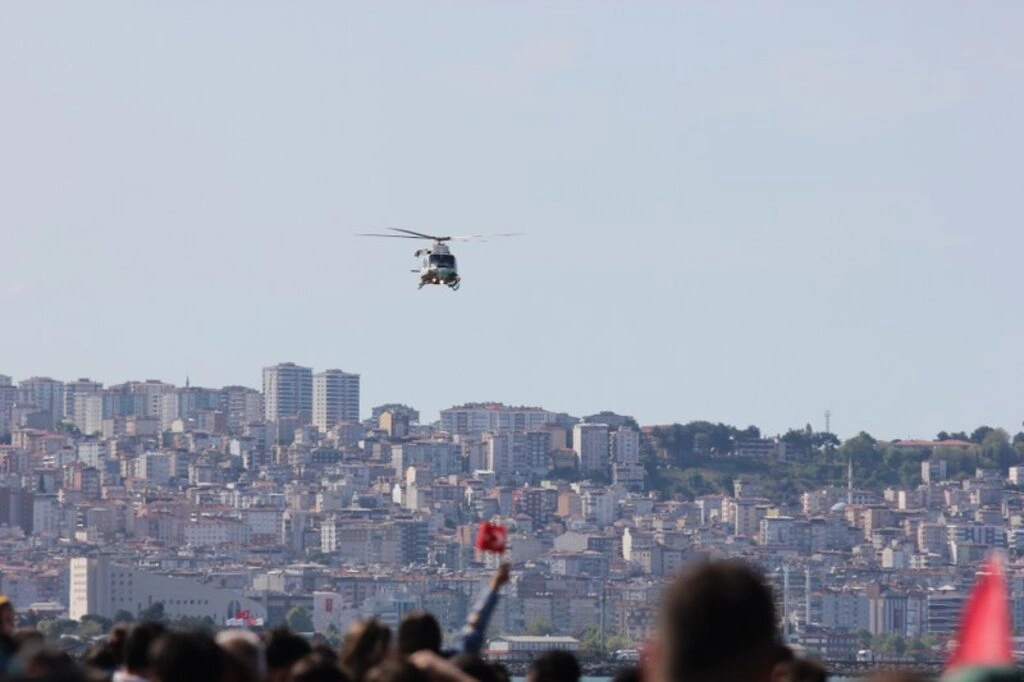 Türk Yıldızları, SOLOTÜRK, HÜRJET ve helikopter gösterileri nefesleri kesti - Resim 9