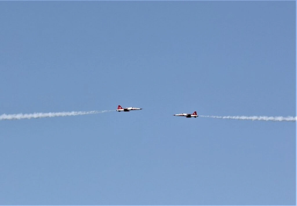 Türk Yıldızları, SOLOTÜRK, HÜRJET ve helikopter gösterileri nefesleri kesti - Resim 11