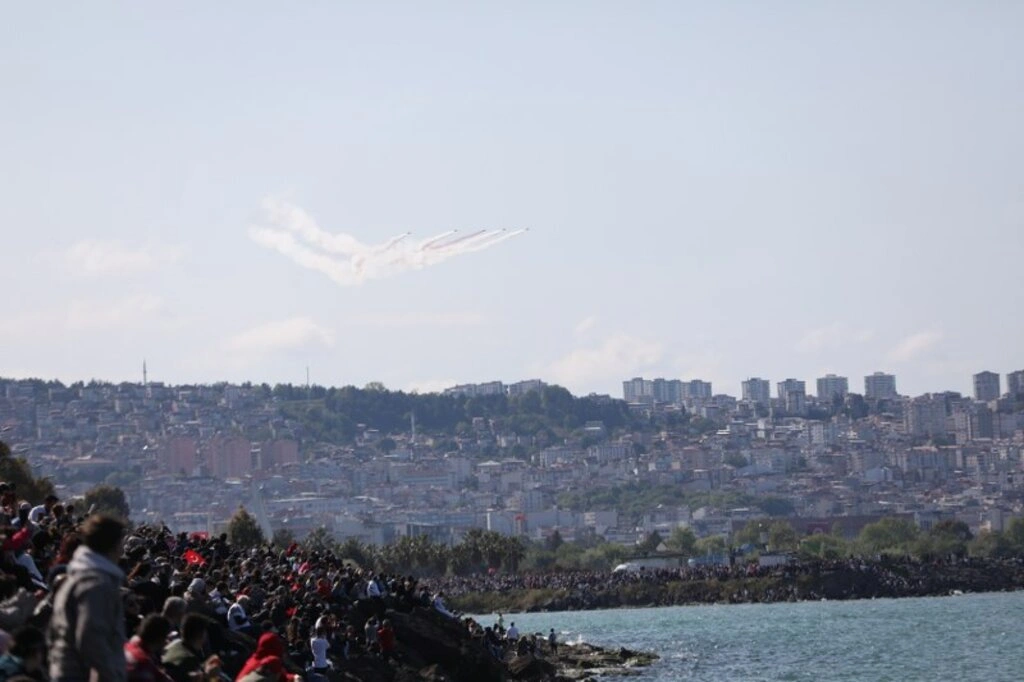 Türk Yıldızları, SOLOTÜRK, HÜRJET ve helikopter gösterileri nefesleri kesti - Resim 16