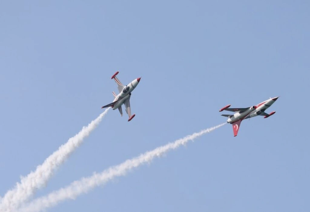 Türk Yıldızları, SOLOTÜRK, HÜRJET ve helikopter gösterileri nefesleri kesti - Resim 22