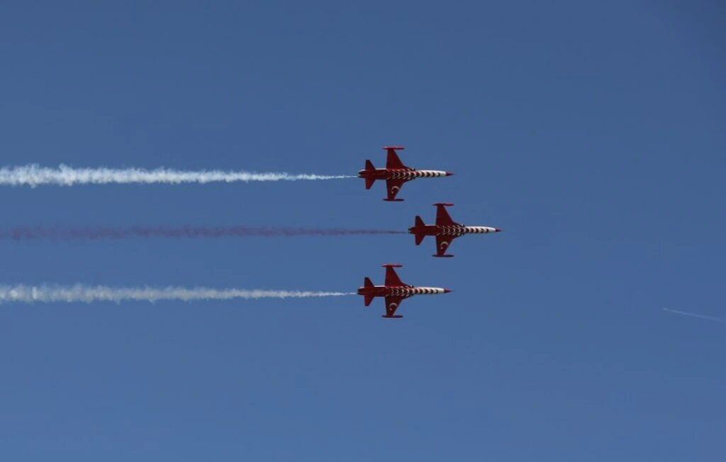 Türk Yıldızları, SOLOTÜRK, HÜRJET ve helikopter gösterileri nefesleri kesti - Resim 24
