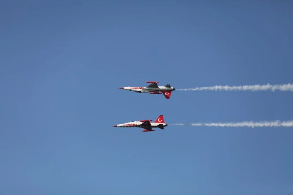 Türk Yıldızları, SOLOTÜRK, HÜRJET ve helikopter gösterileri nefesleri kesti - Resim 25