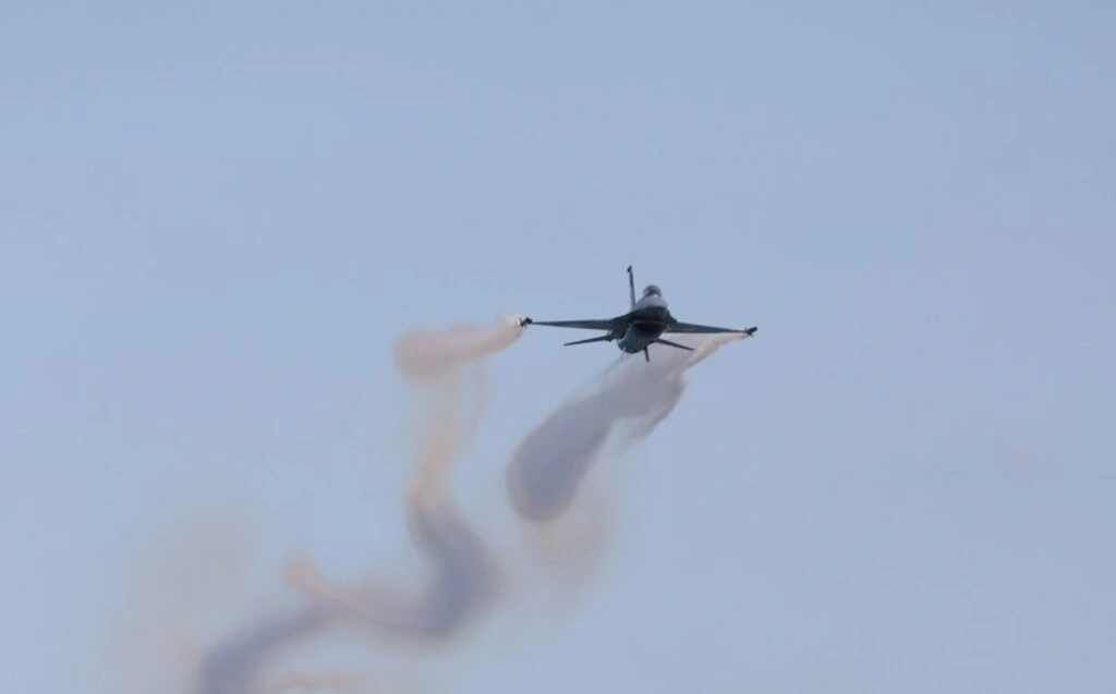 Türk Yıldızları, SOLOTÜRK, HÜRJET ve helikopter gösterileri nefesleri kesti - Resim 31