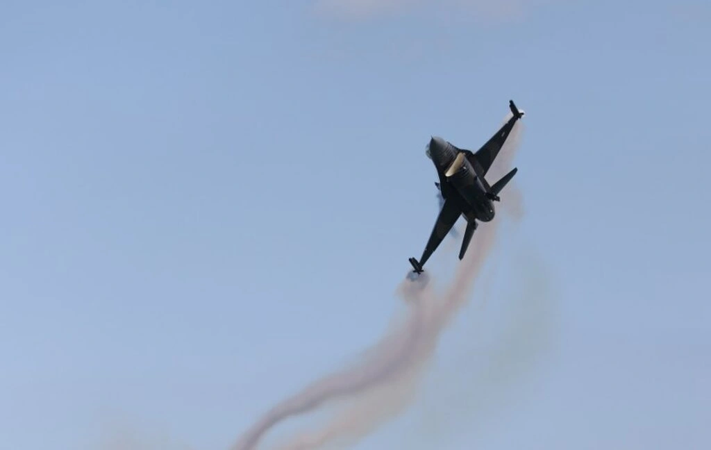Türk Yıldızları, SOLOTÜRK, HÜRJET ve helikopter gösterileri nefesleri kesti - Resim 32